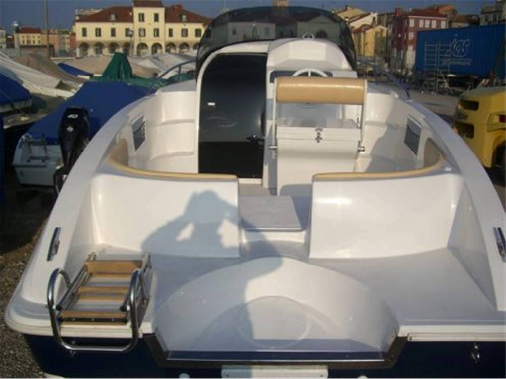 As marine 590 walkaround nuova