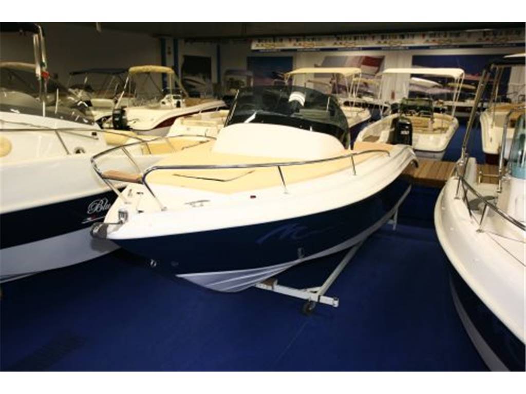 As marine 590 walkaround nuova