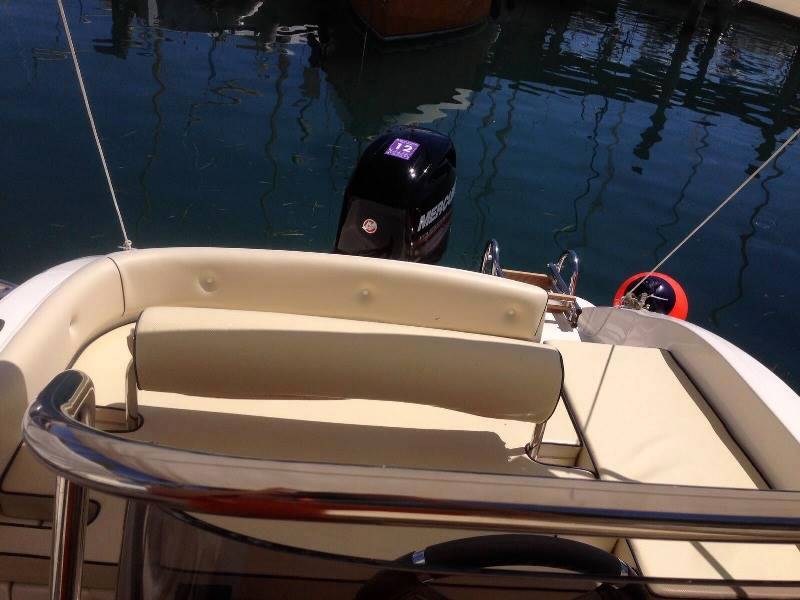 Noleggio rent as marine 570 open senza patente sul lago di garda