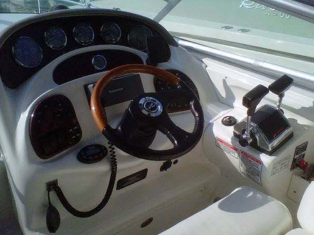 Noleggio rent sea ray Sundancer 315 con patente sul lago di ga