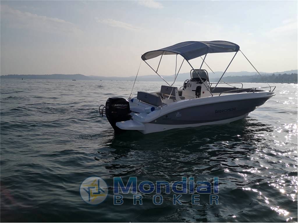 Noleggio rent charter Andromeda 580 - senza patente