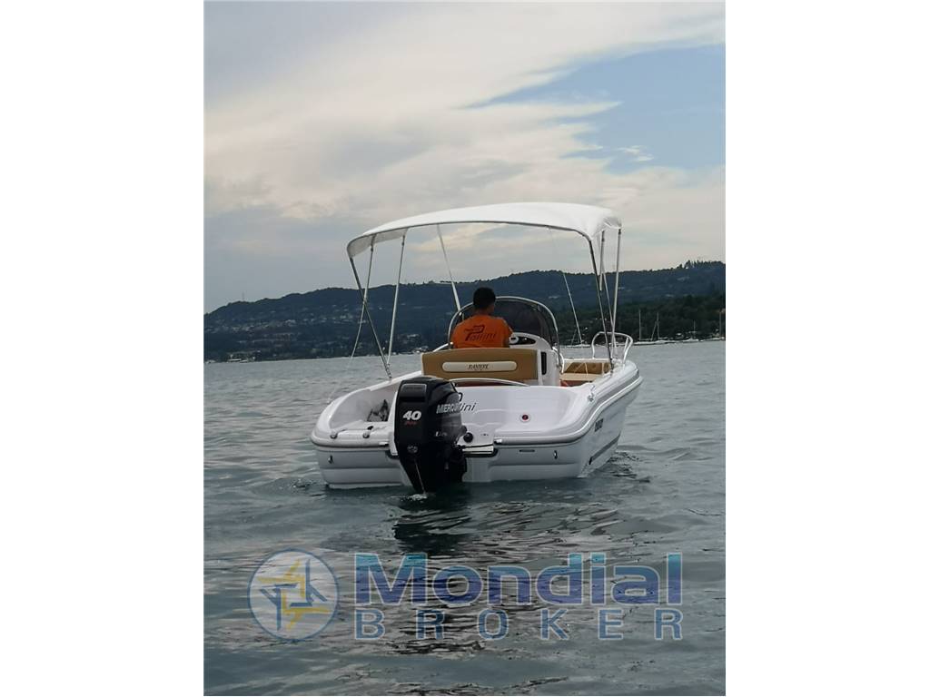 Noleggio rent charter Ranieri shark 19 - senza patente