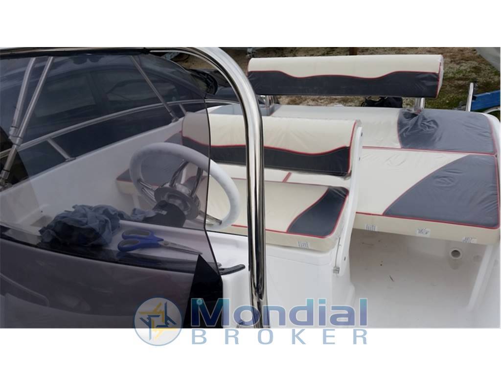 Noleggio rent charter Calipso 620 - senza patente