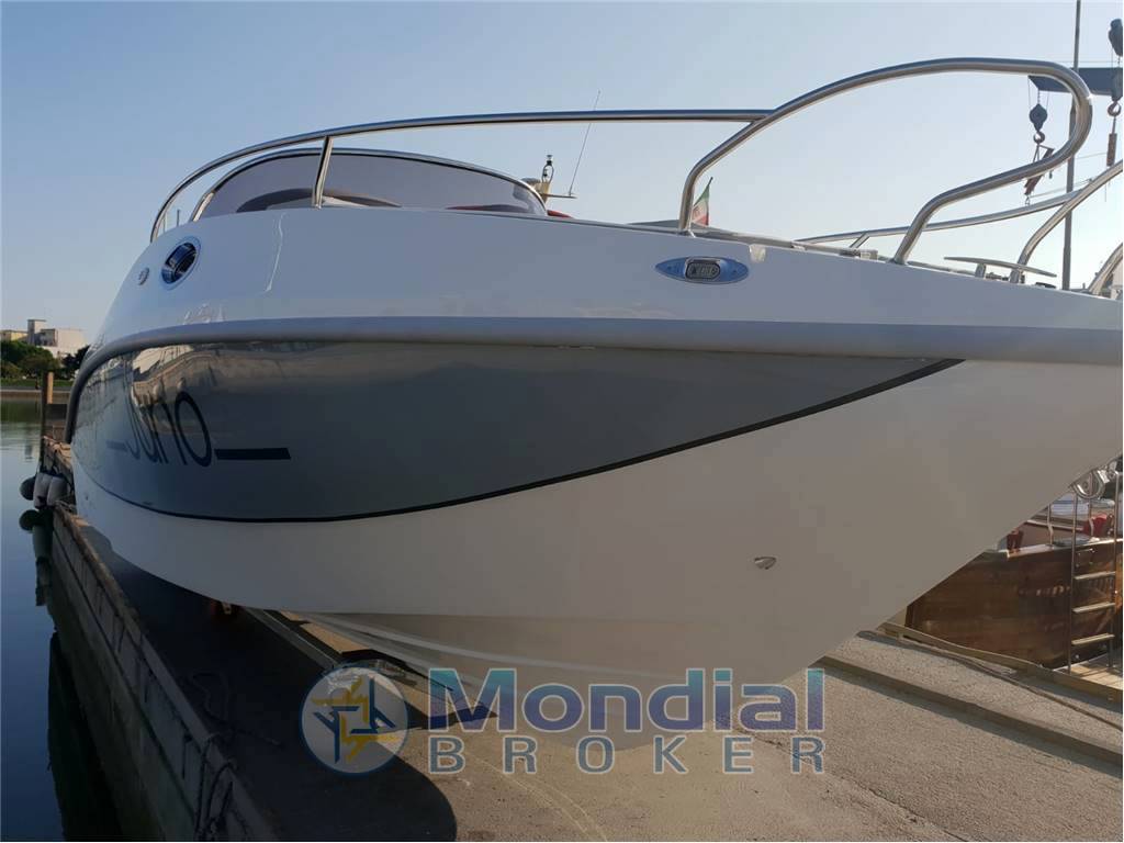Noleggio rent charter Juno 590 - con patente