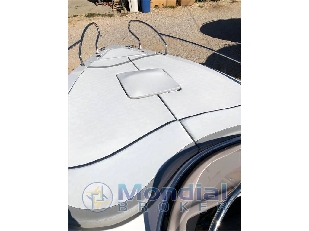 Noleggio rent charter Juno 590 - con patente