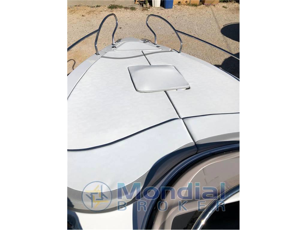 Noleggio rent charter Juno 590 - con patente