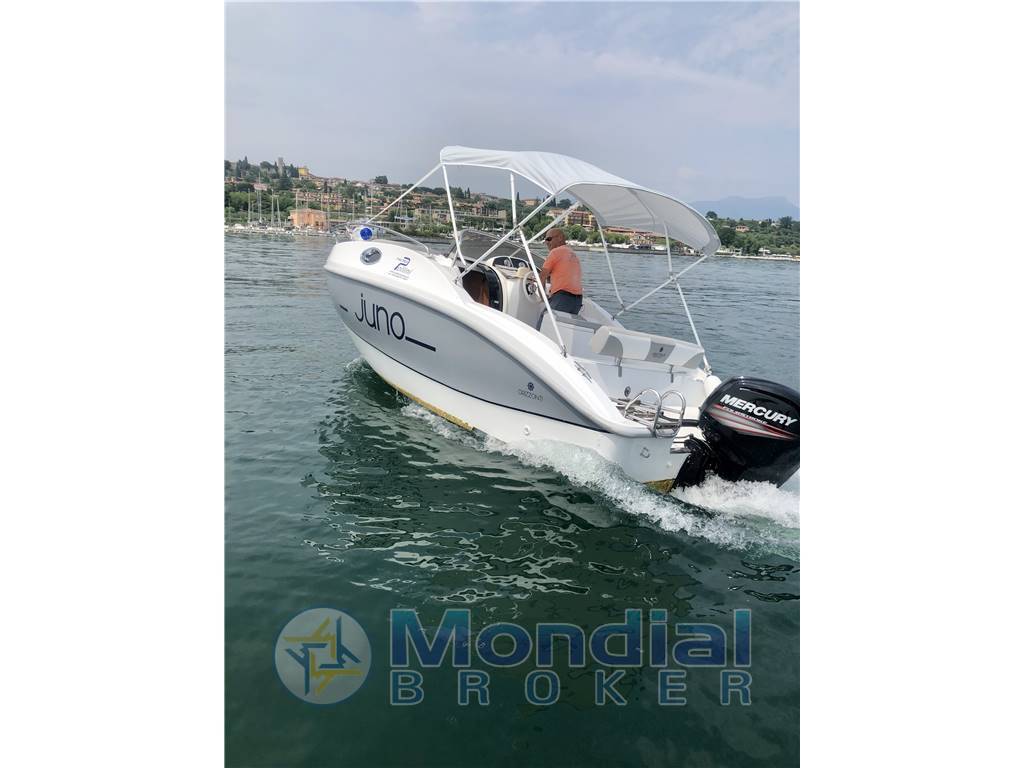 Noleggio rent charter Juno 590 - con patente
