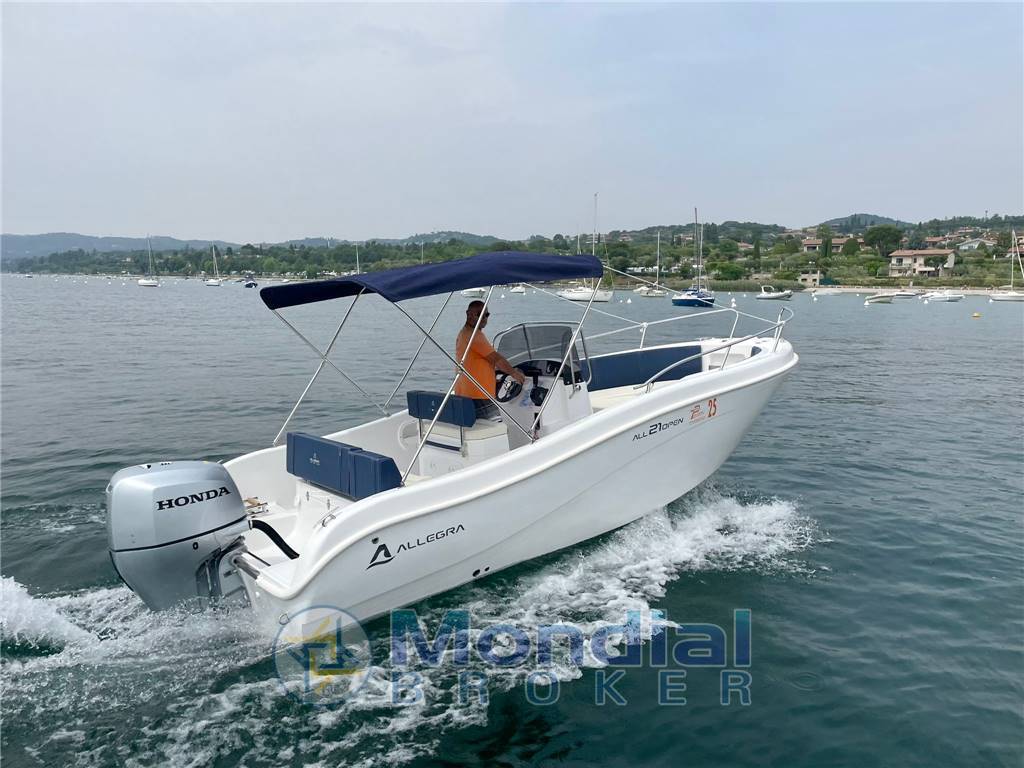 Noleggio rent charter Allegra 21 - con patente