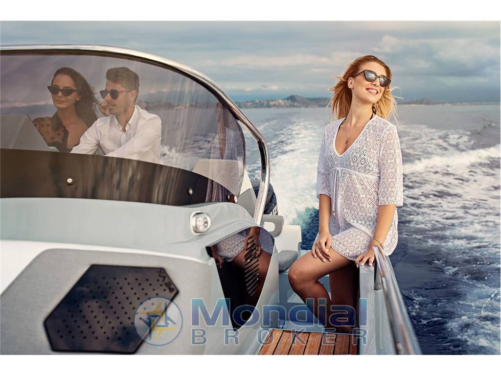 Noleggio rent charter Ayros xa 24 walkaround - con patente