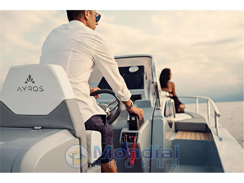 Noleggio rent charter Ayros xa 24 walkaround - con patente