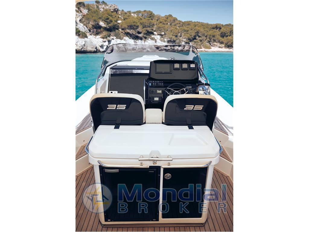 Joker boat Clubman 35