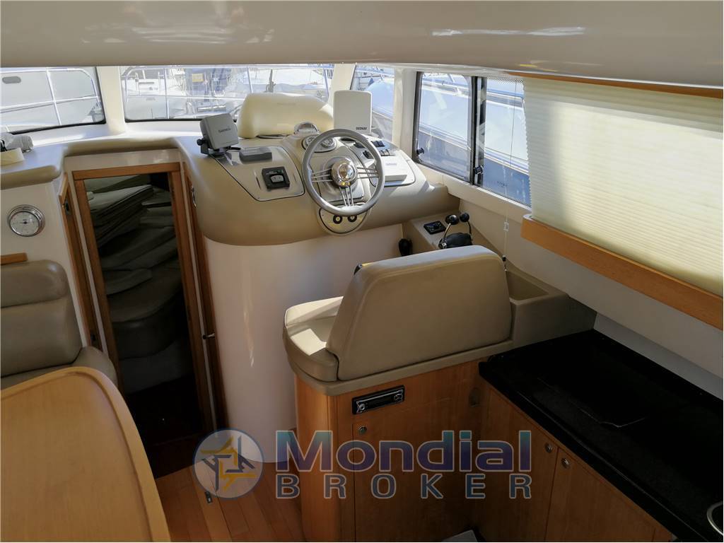 Aqualum 35 flybridge
