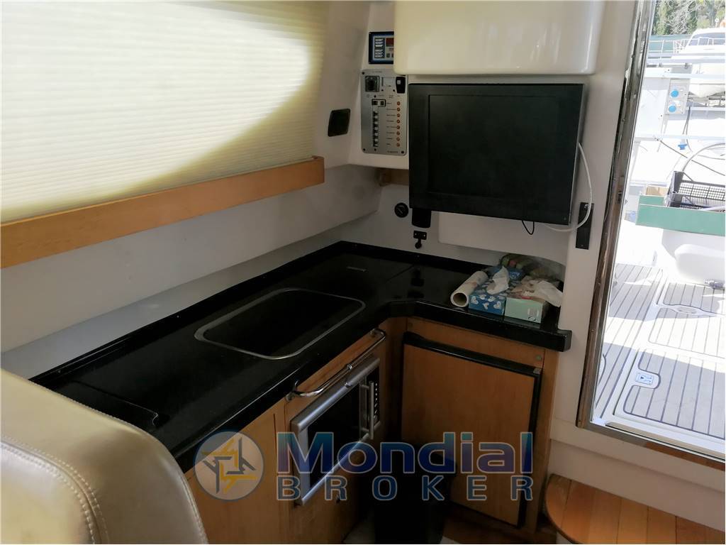 Aqualum 35 flybridge