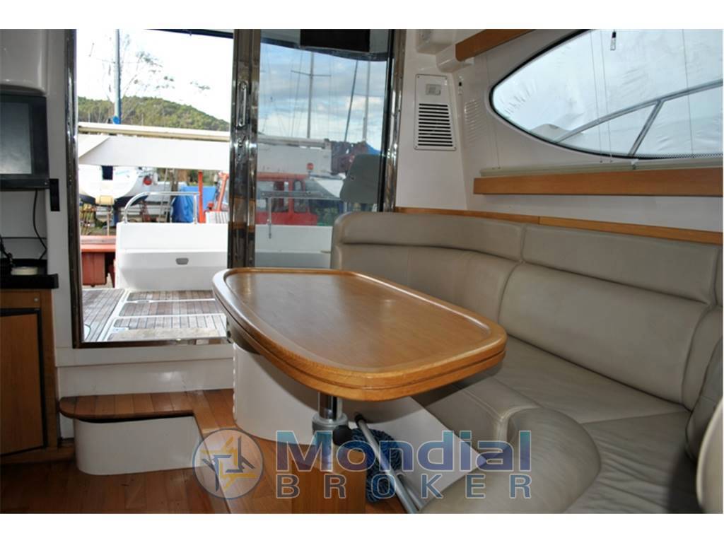 Aqualum 35 flybridge