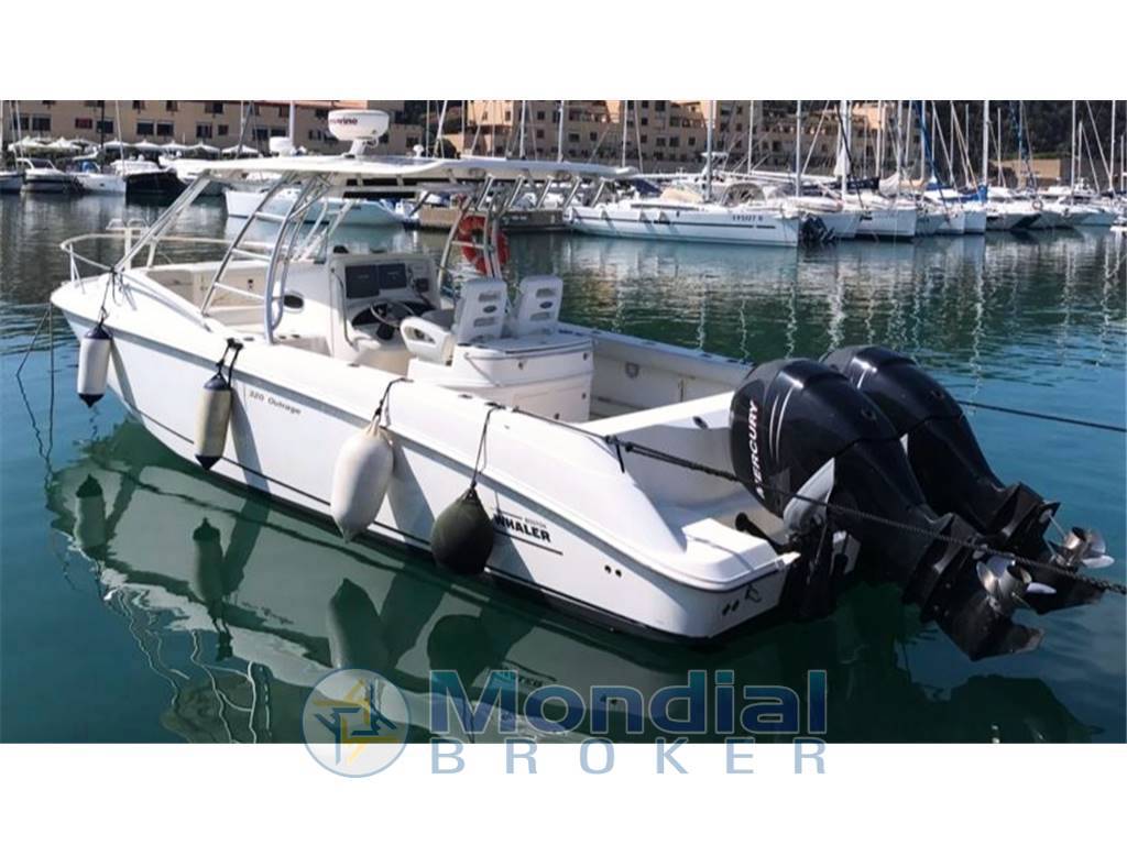 Boston whaler 320 outrage cuddy natante