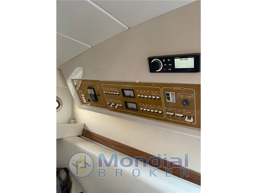 Tornado 38 flush deck