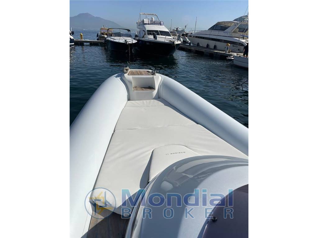 Sacs marine Straider 11