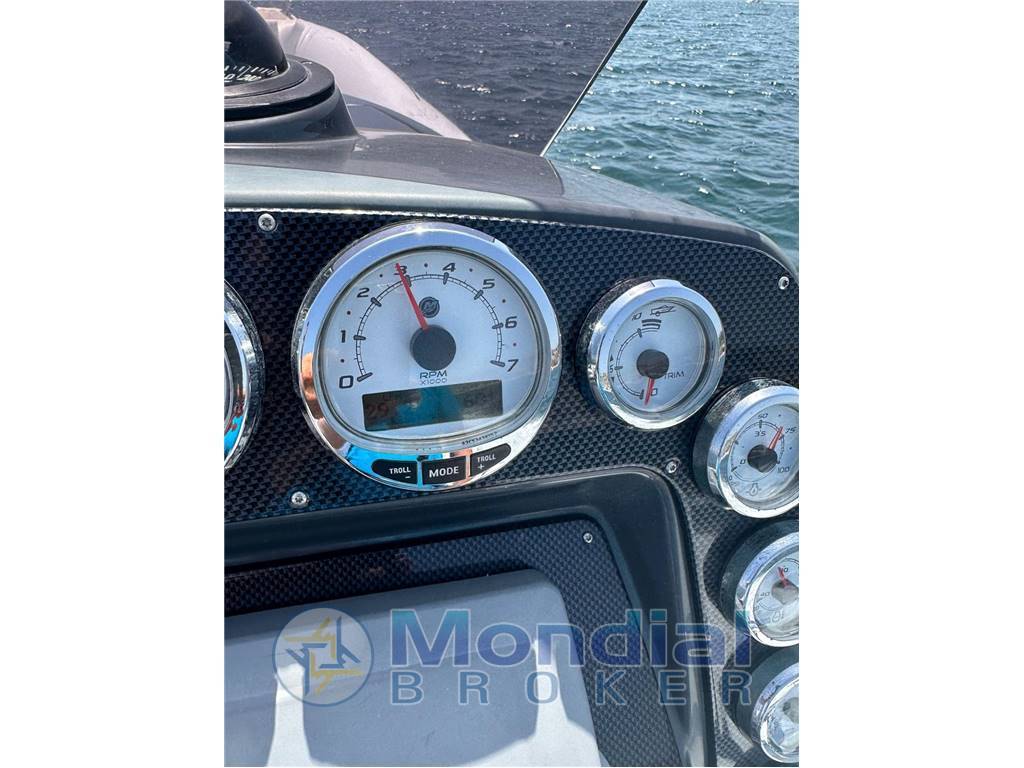 Sacs marine Straider 11