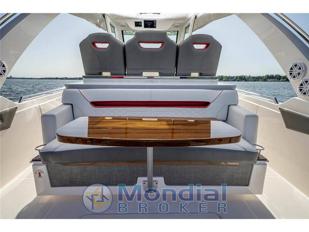 Tiara yachts 34 ls