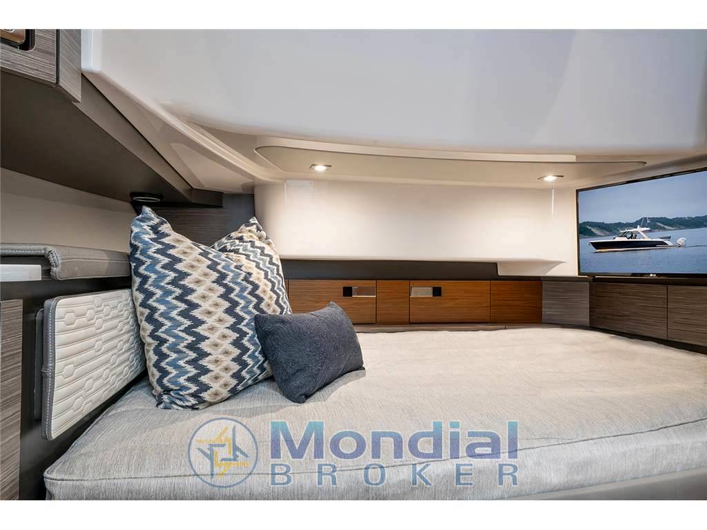 Tiara yachts 43ls