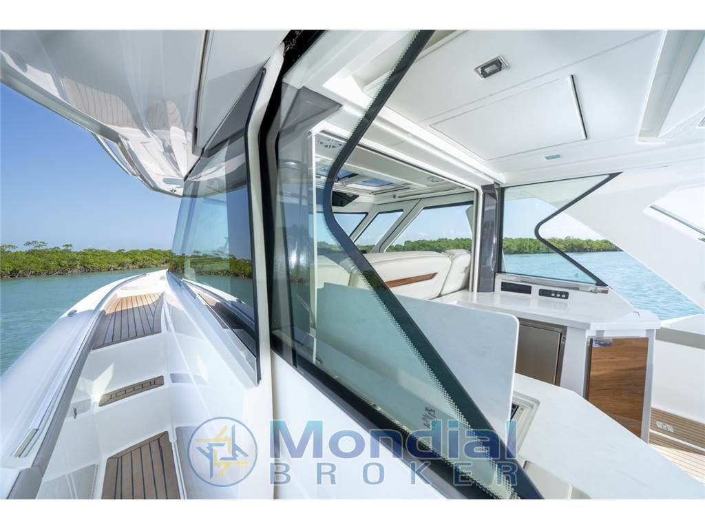 Tiara yachts 48 ls