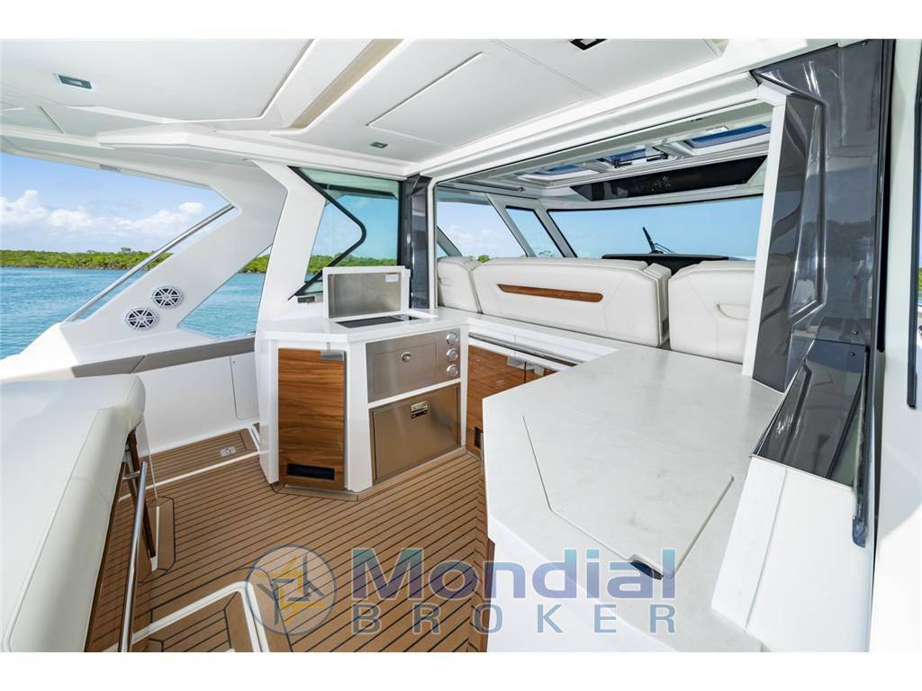 Tiara yachts 48 ls