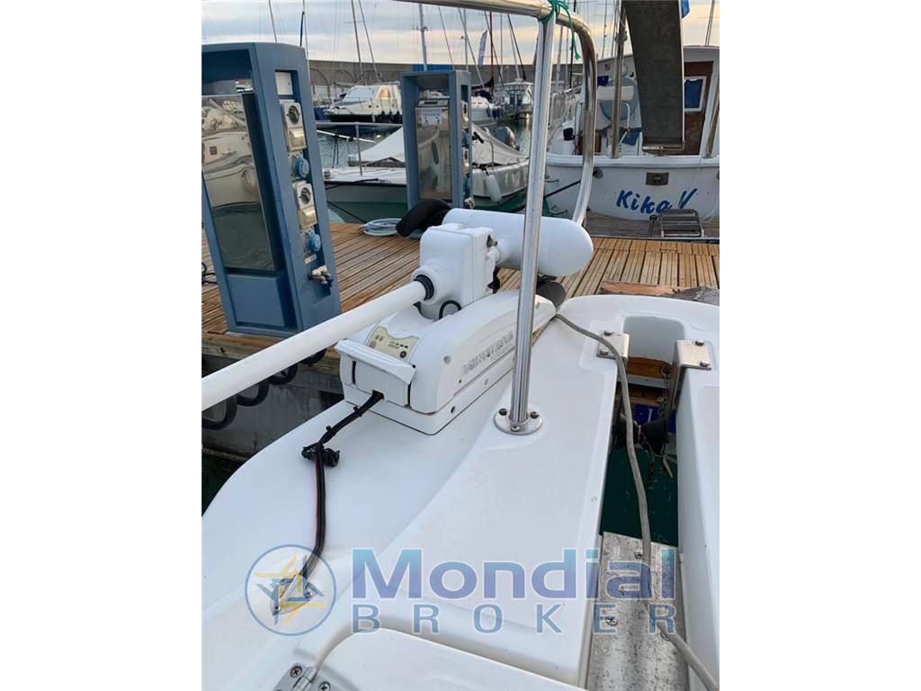 Boston whaler Outrage 28