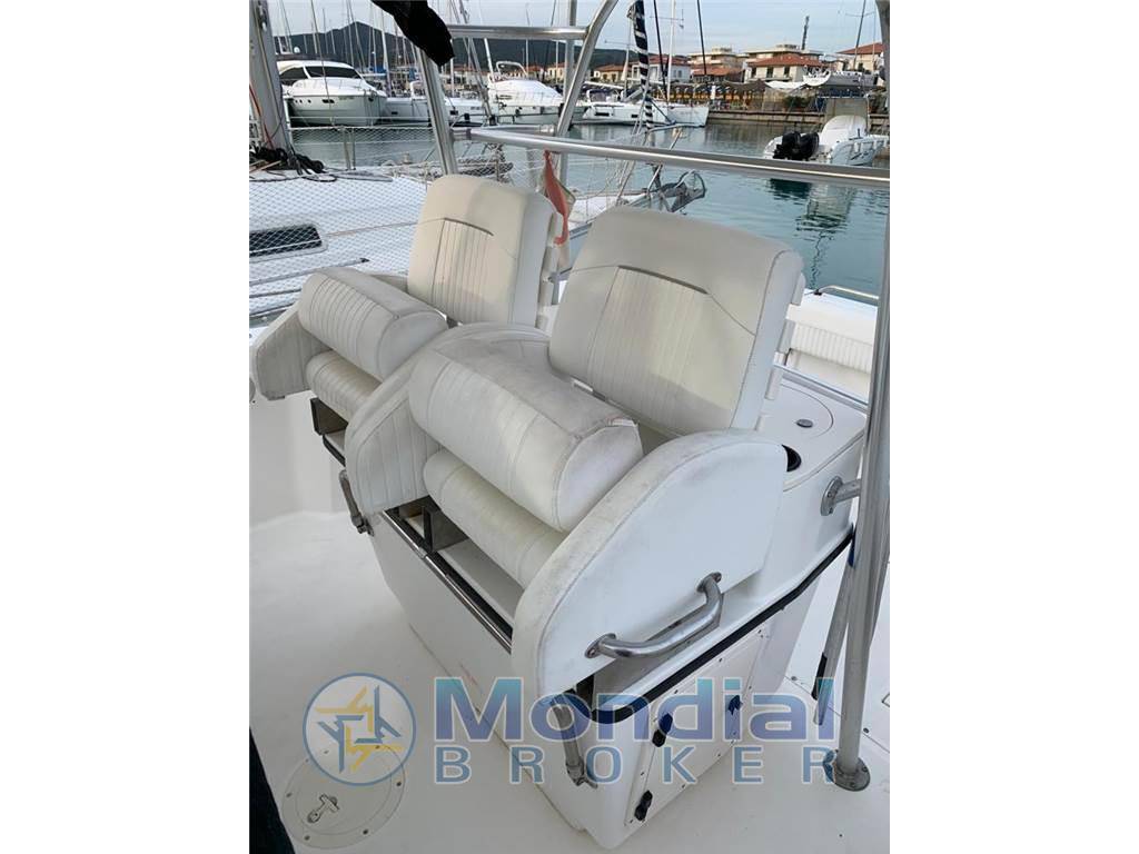 Boston whaler Outrage 28