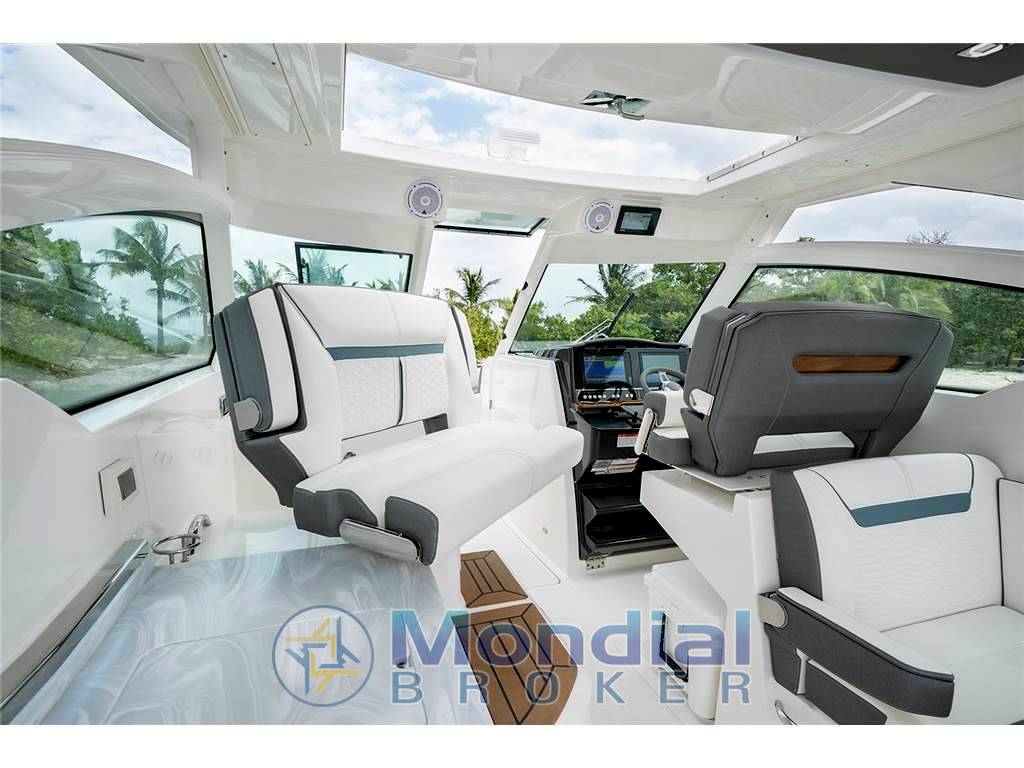Tiara yachts 34 lx