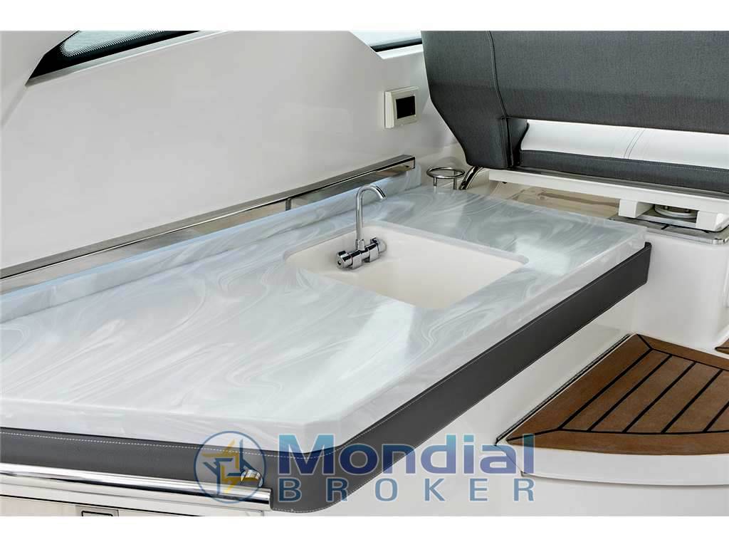 Tiara yachts 34 lx