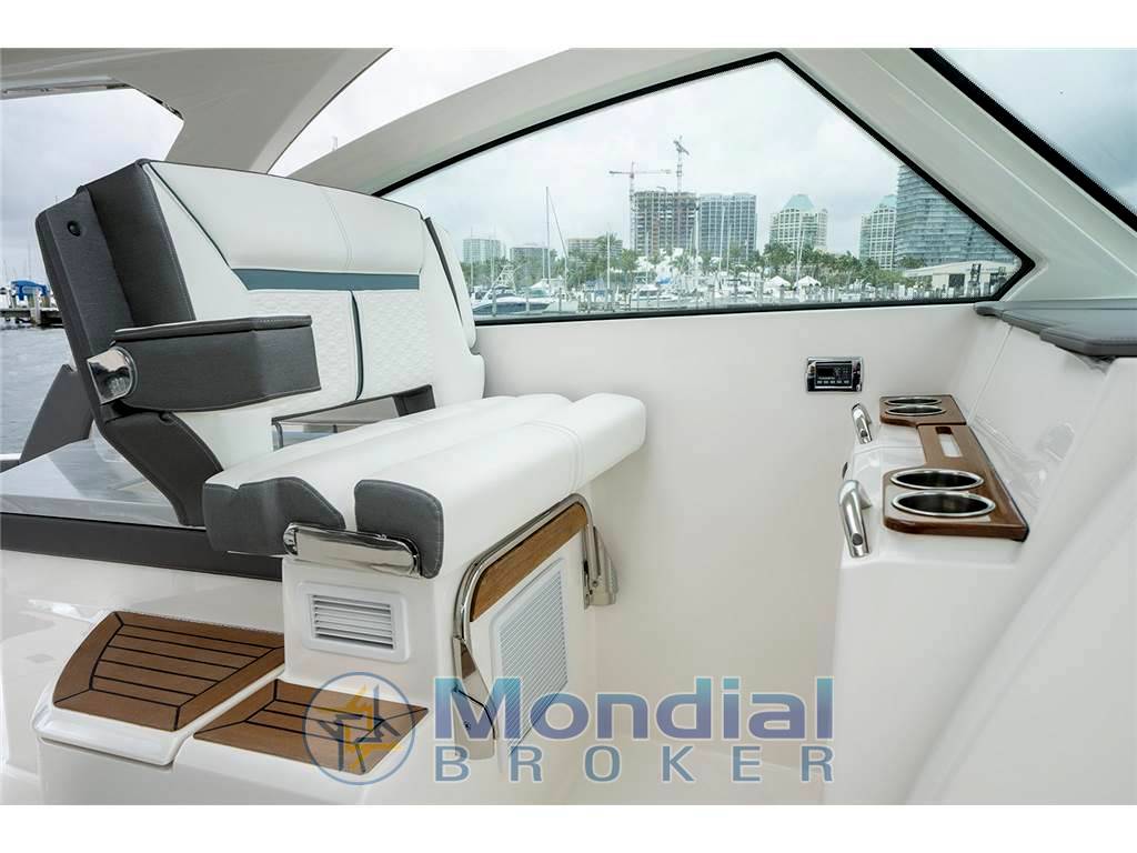 Tiara yachts 34 lx