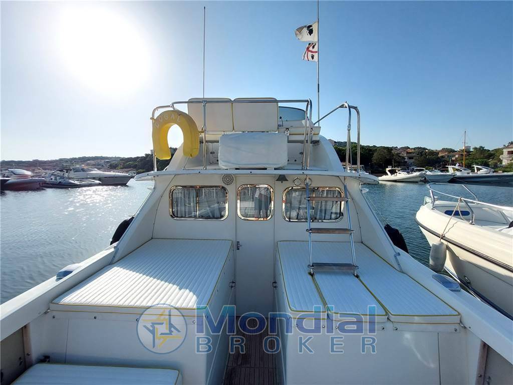 Bertram yacht 31' fbc