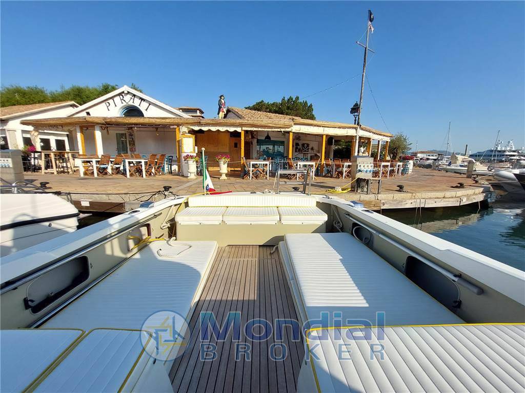 Bertram yacht 31' fbc