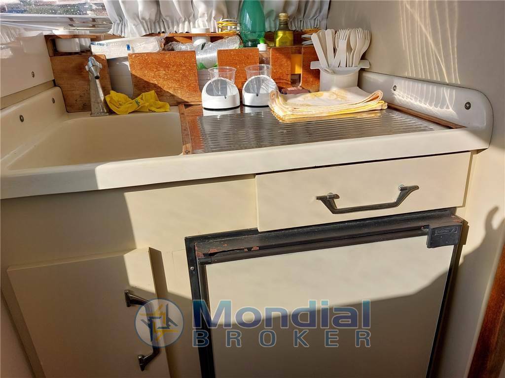 Bertram yacht 31' fbc