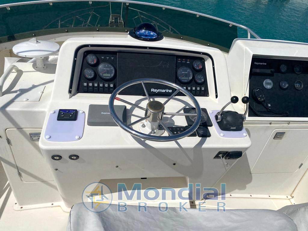 Bertram yacht 37' convertible