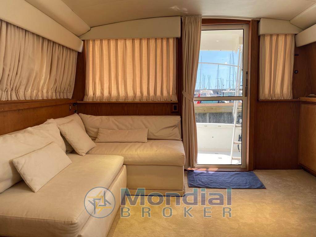 Bertram yacht 37' convertible