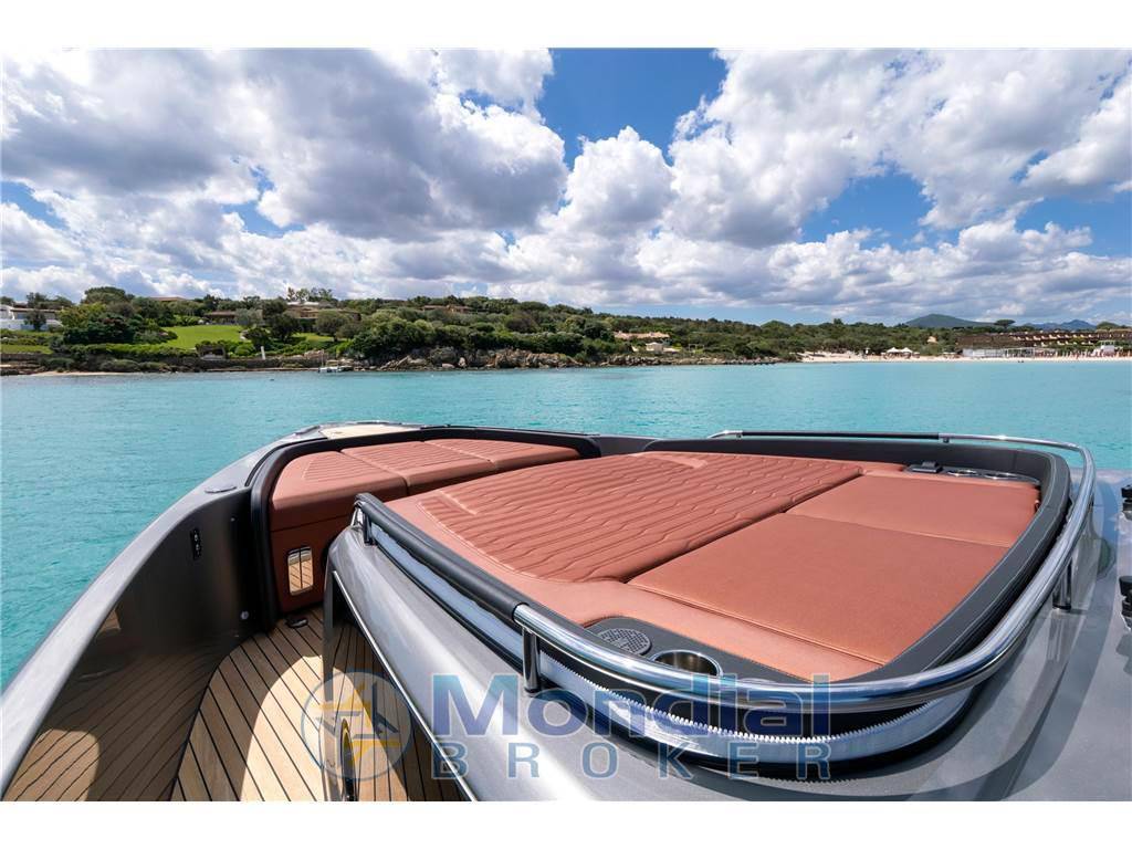 Cranchi A 46 luxury tender