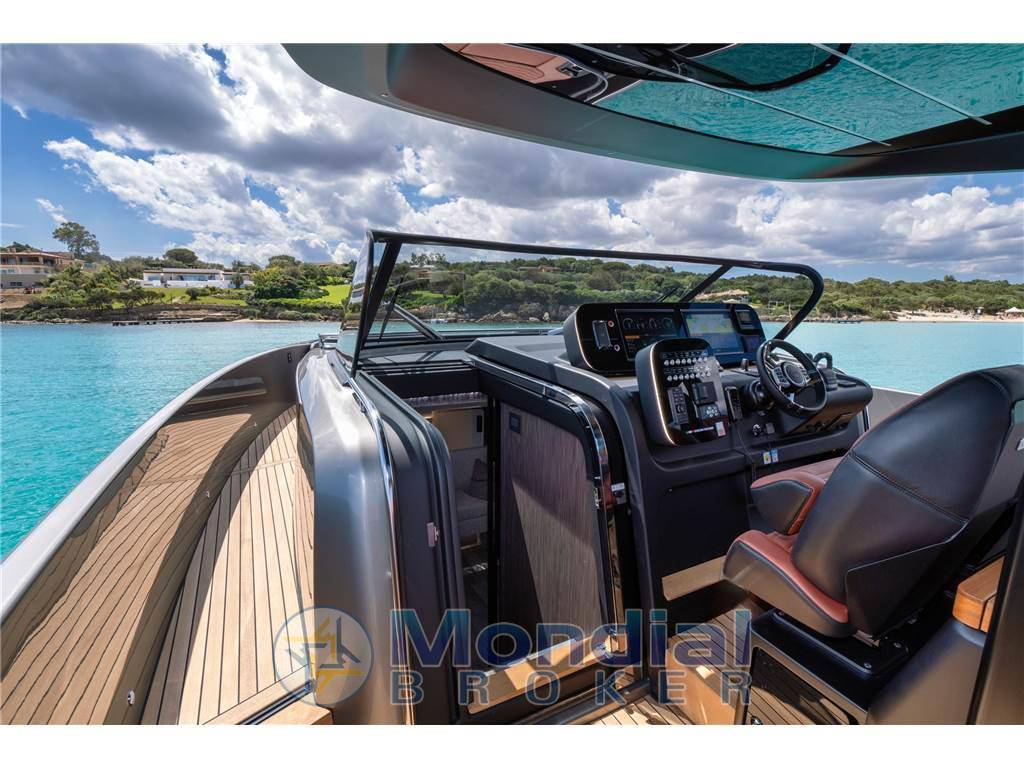 Cranchi A 46 luxury tender
