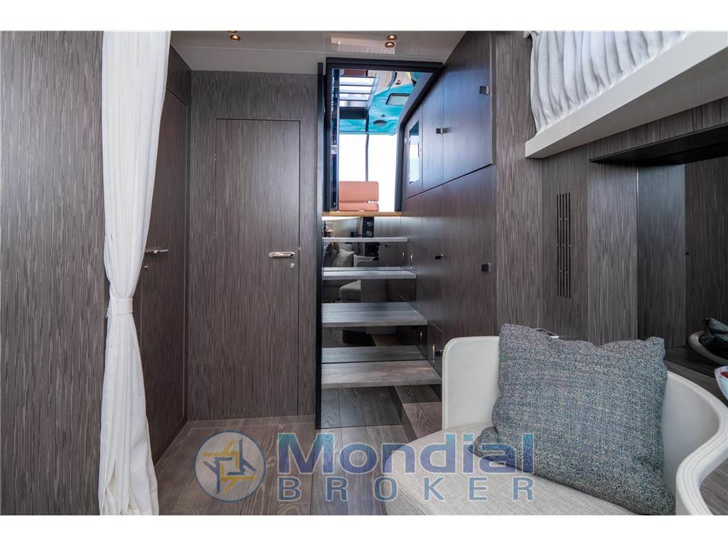 Cranchi A 46 luxury tender