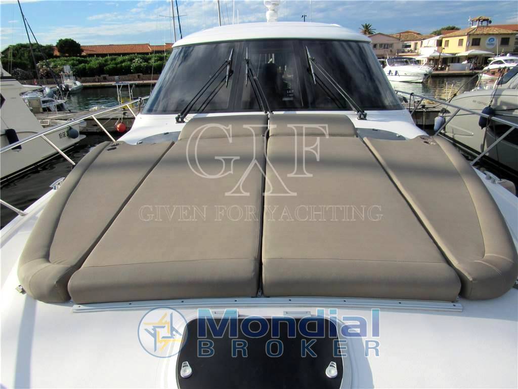 Tiara yachts 5800 sovran