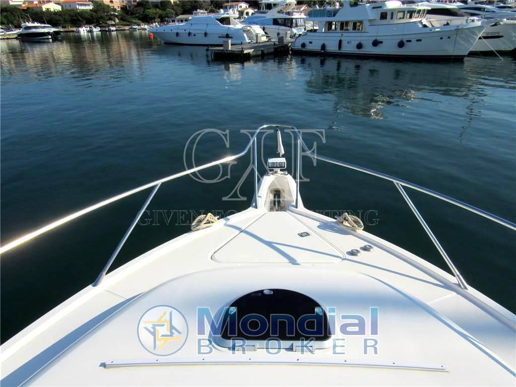 Tiara yachts 5800 sovran