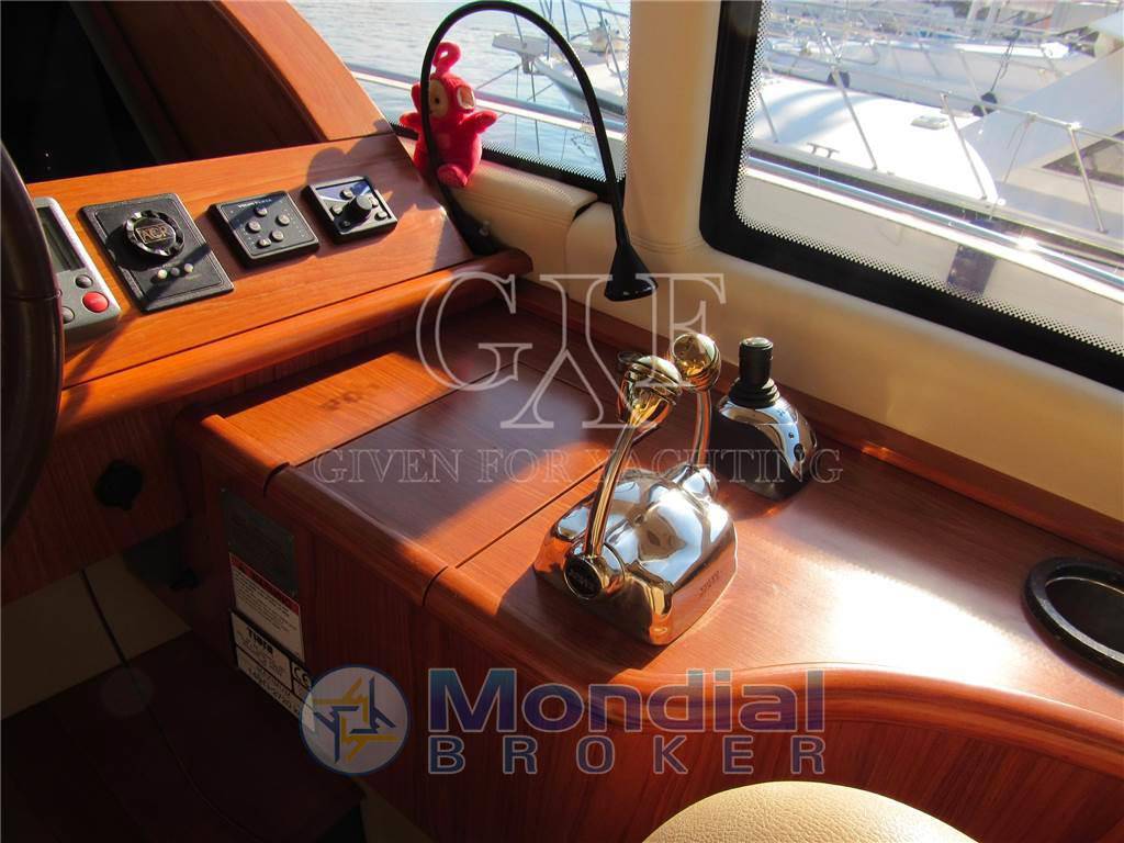 Tiara yachts 5800 sovran
