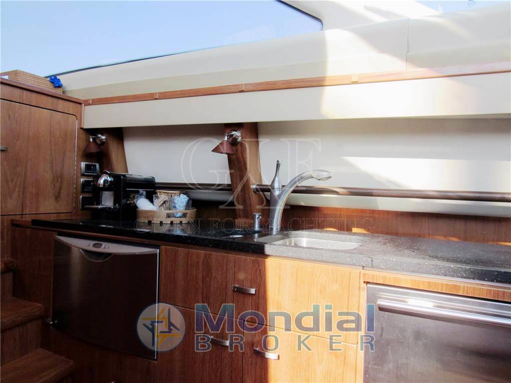Tiara yachts 5800 sovran