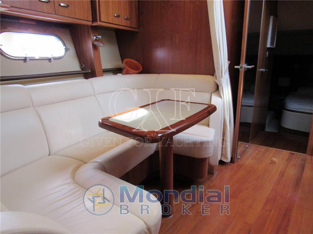 Tiara yachts 5800 sovran