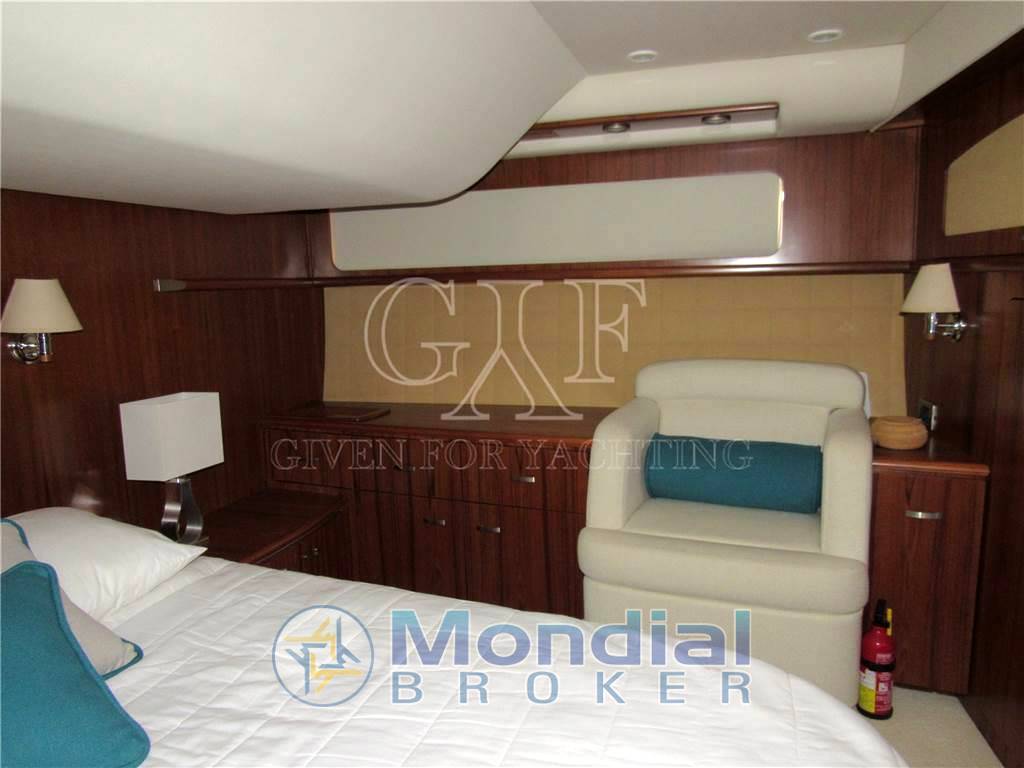 Tiara yachts 5800 sovran