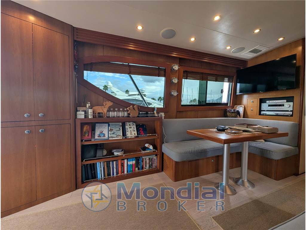 Hatteras 50 convertible