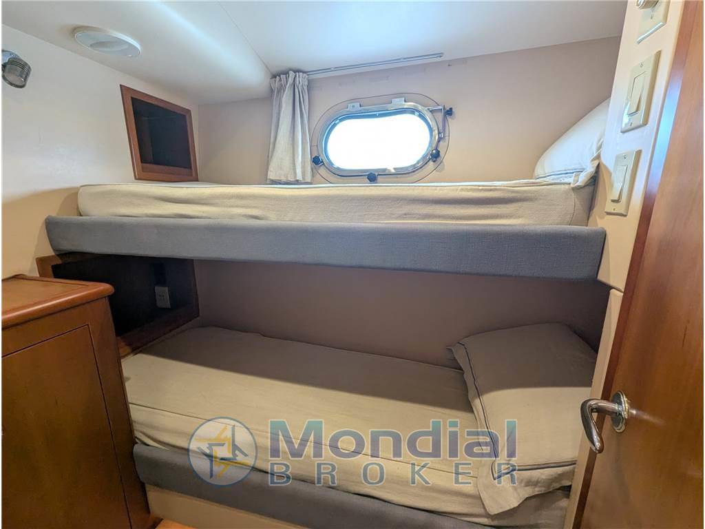 Hatteras 50 convertible