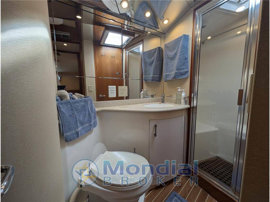 Hatteras 50 convertible