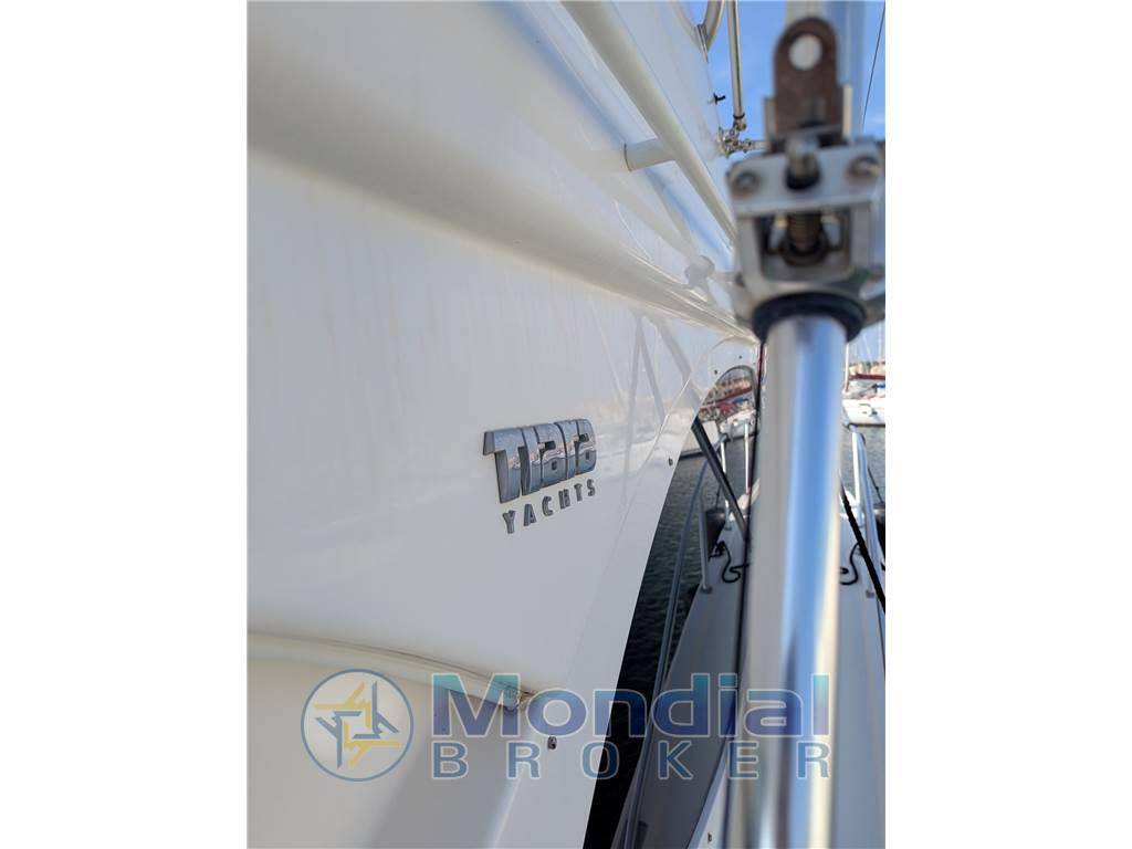 Tiara yachts 3900 convertible