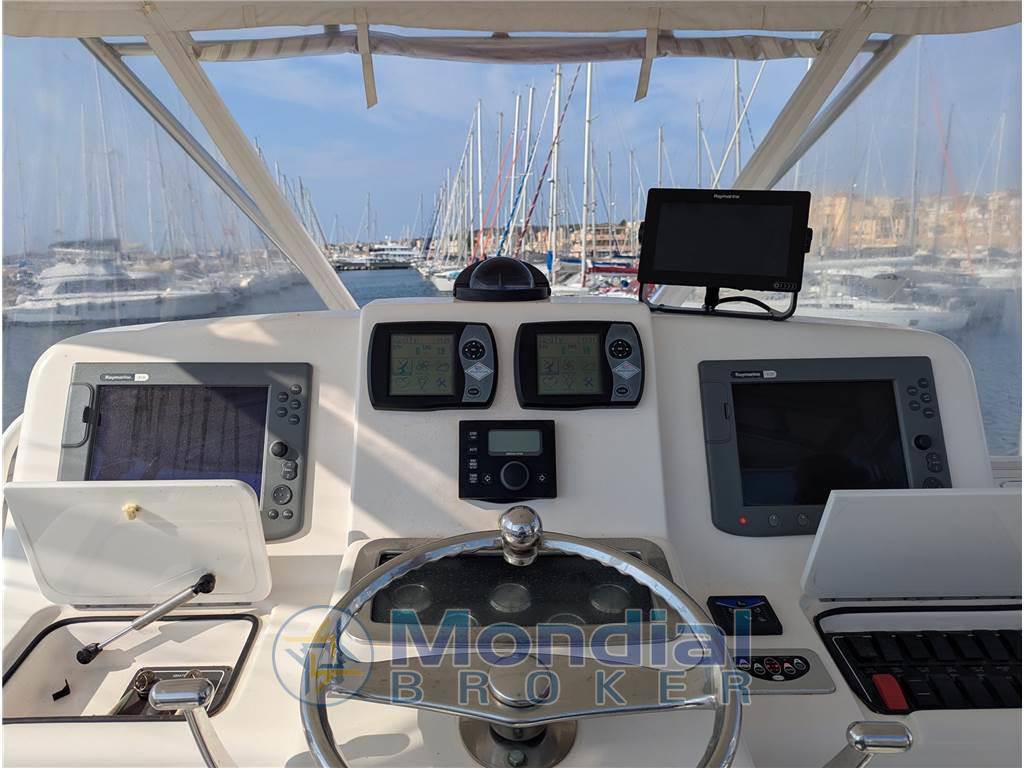 Tiara yachts 3900 convertible